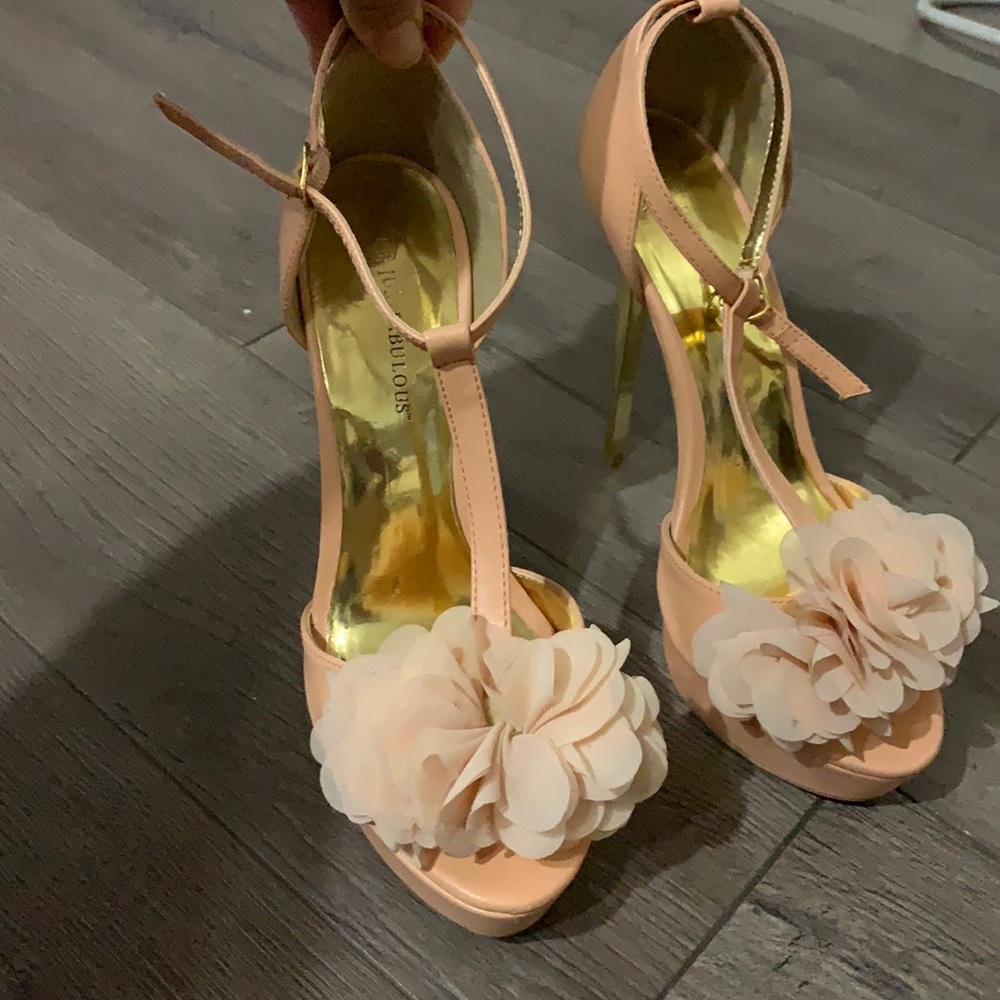 Size  8 1/2 worn 3x at the most